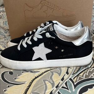 Vintage Havana Black and Silver Sneakers Classic Low-Top Design